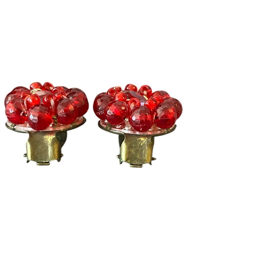 Vintage CLIP ON Red Glass Beaded Earrings Gold Tone Clasp Inside Beads Signed W - Picture 3 of 5